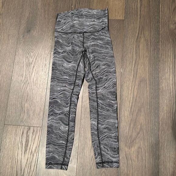 Lululemon Barre3 Leggings - Size 6 - Picture 1 of 7